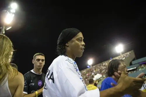 地历练他的 地历练他的